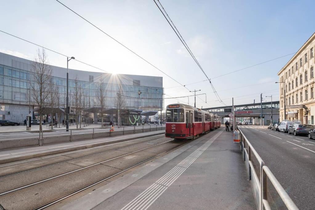 Cozy Apartment In Quiet Location, Fast Train Station 100M Away, Contactless Check-In Вена Экстерьер фото